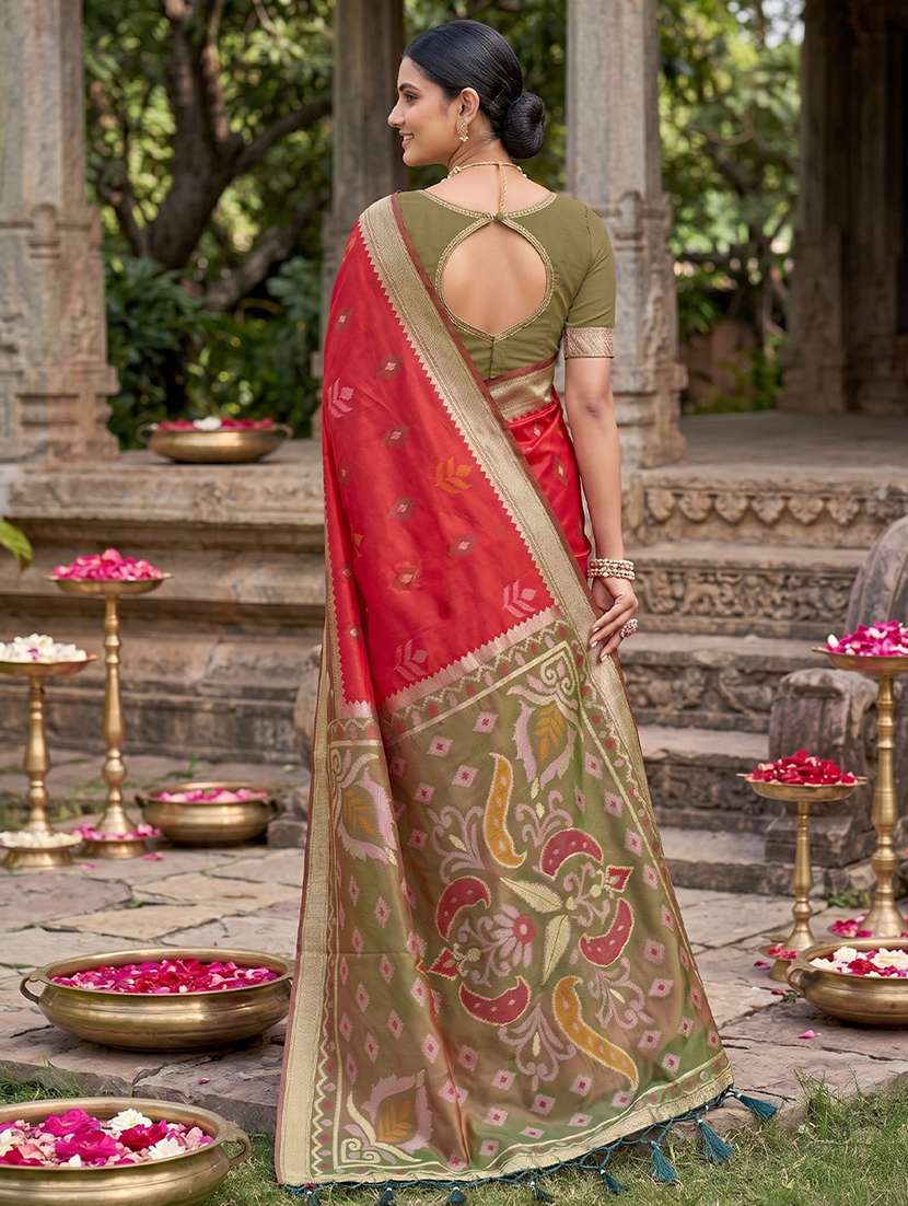 women self design pochampalli saree with blouse - 22540105 -  Standard Image - 3