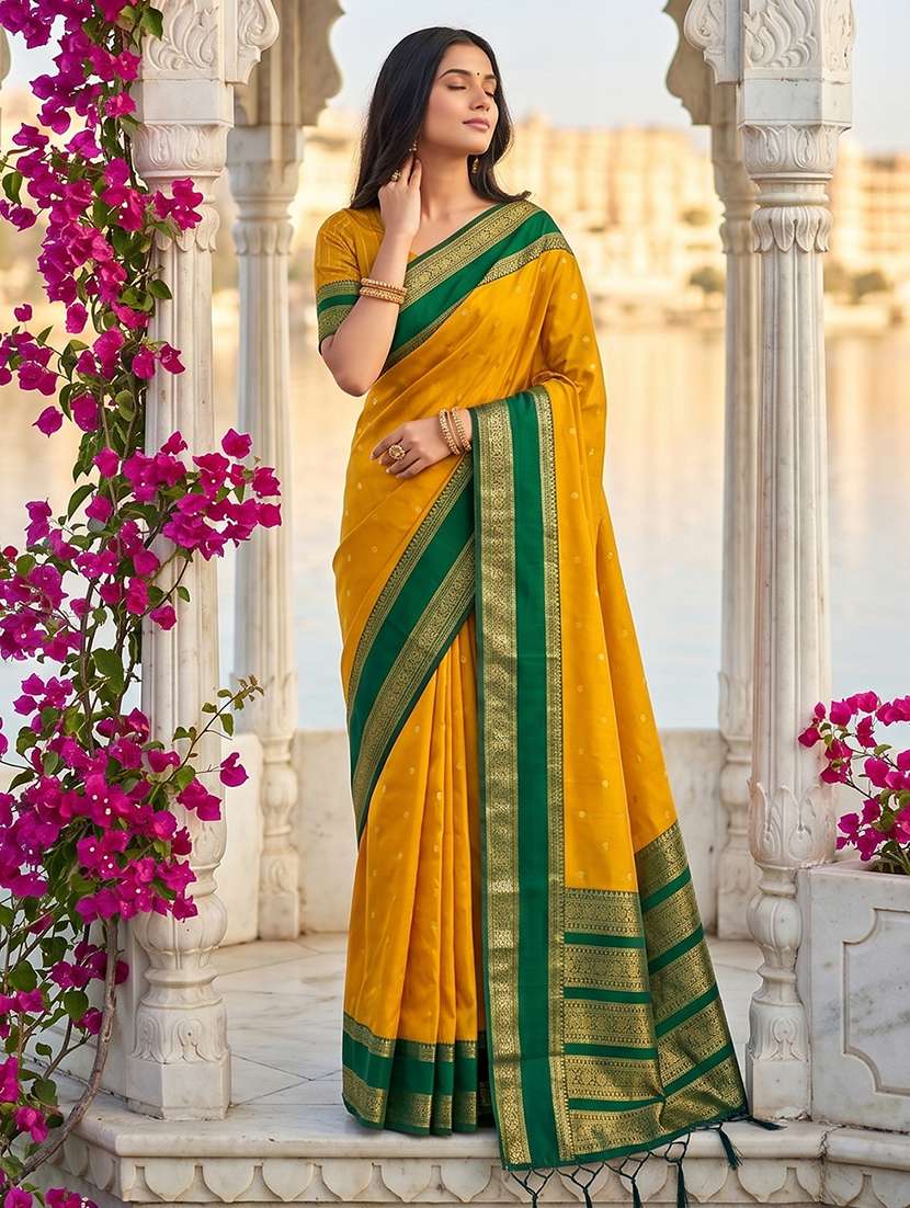 women self design bordered saree with blouse