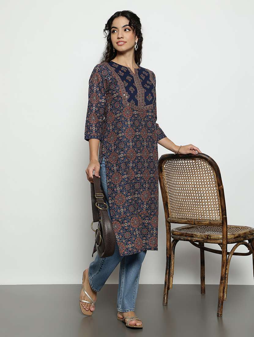 women printed three quarter sleeves straight kurta