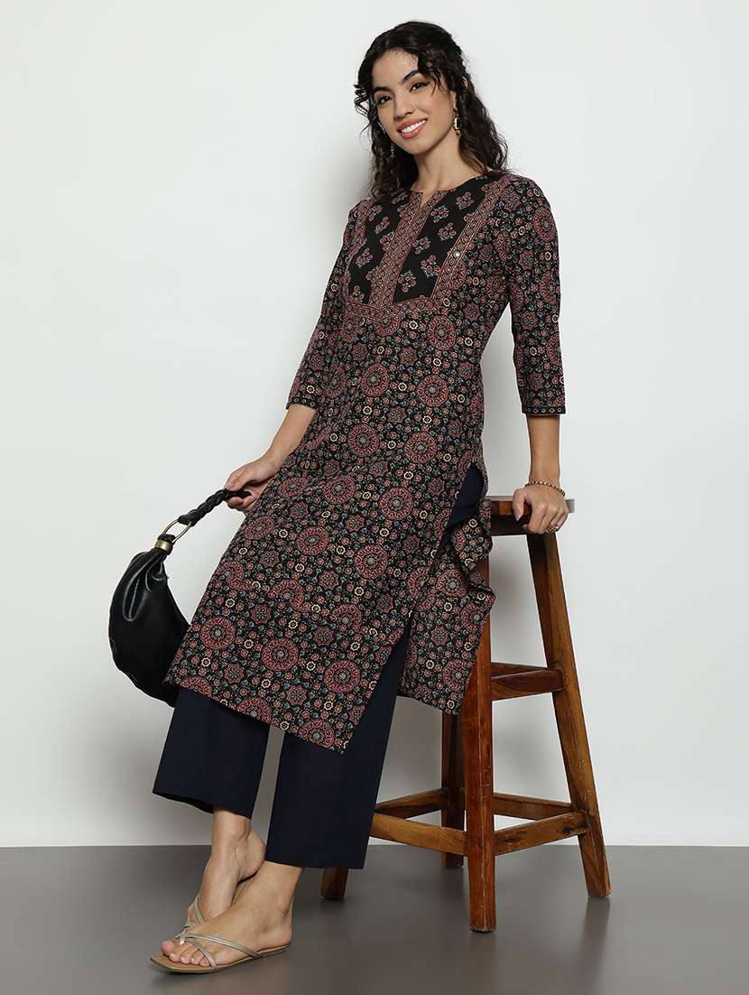women printed three quarter sleeves straight kurta