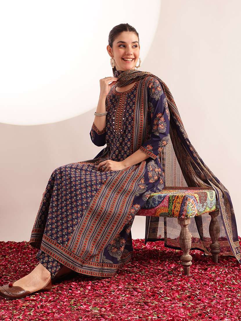women printed three quarter sleeves kurta palazzo set with dupatta