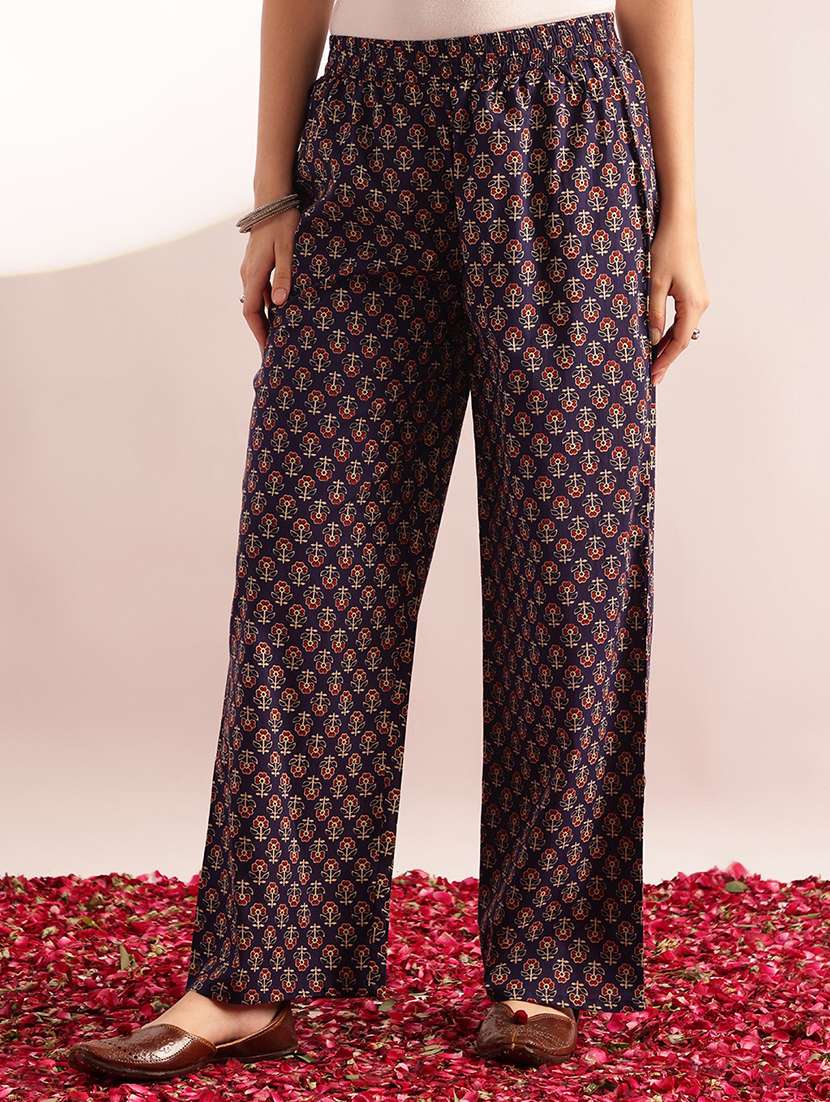 women printed three quarter sleeves kurta palazzo set with dupatta - 22540267 -  Standard Image - 5