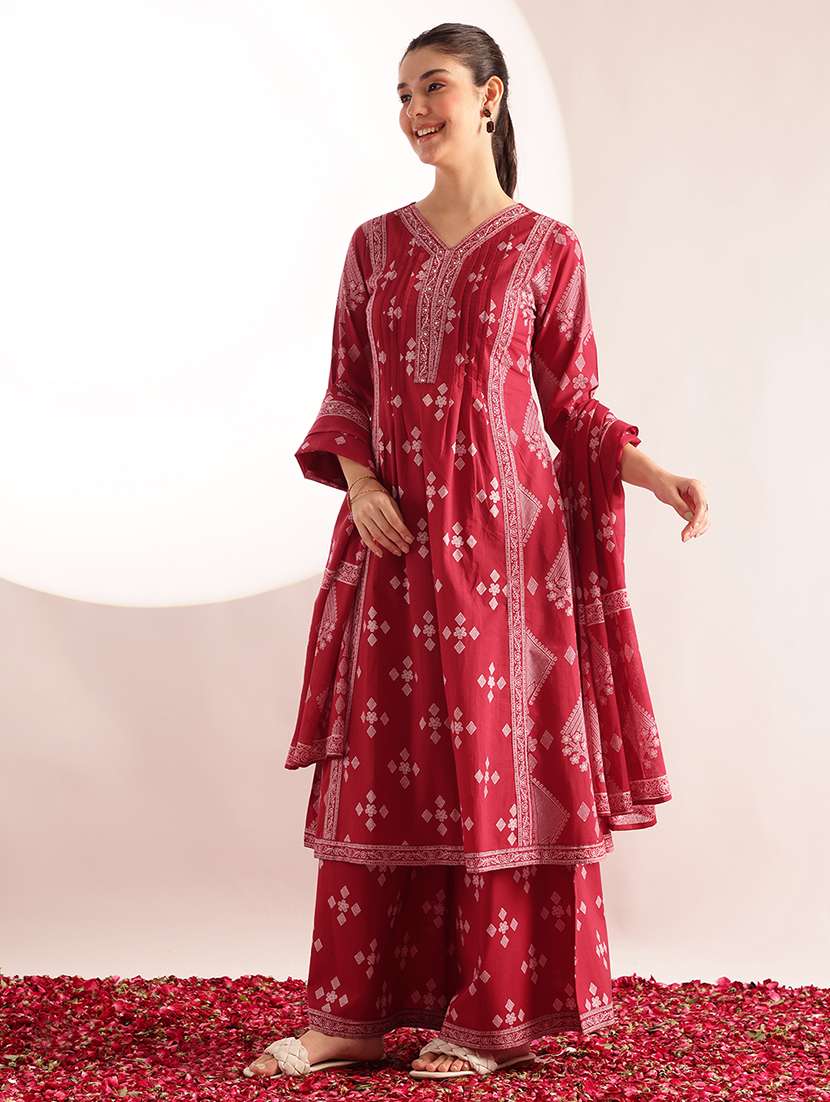 women printed three quarter sleeves kurta palazzo set with dupatta - 22540275 -  Standard Image - 3