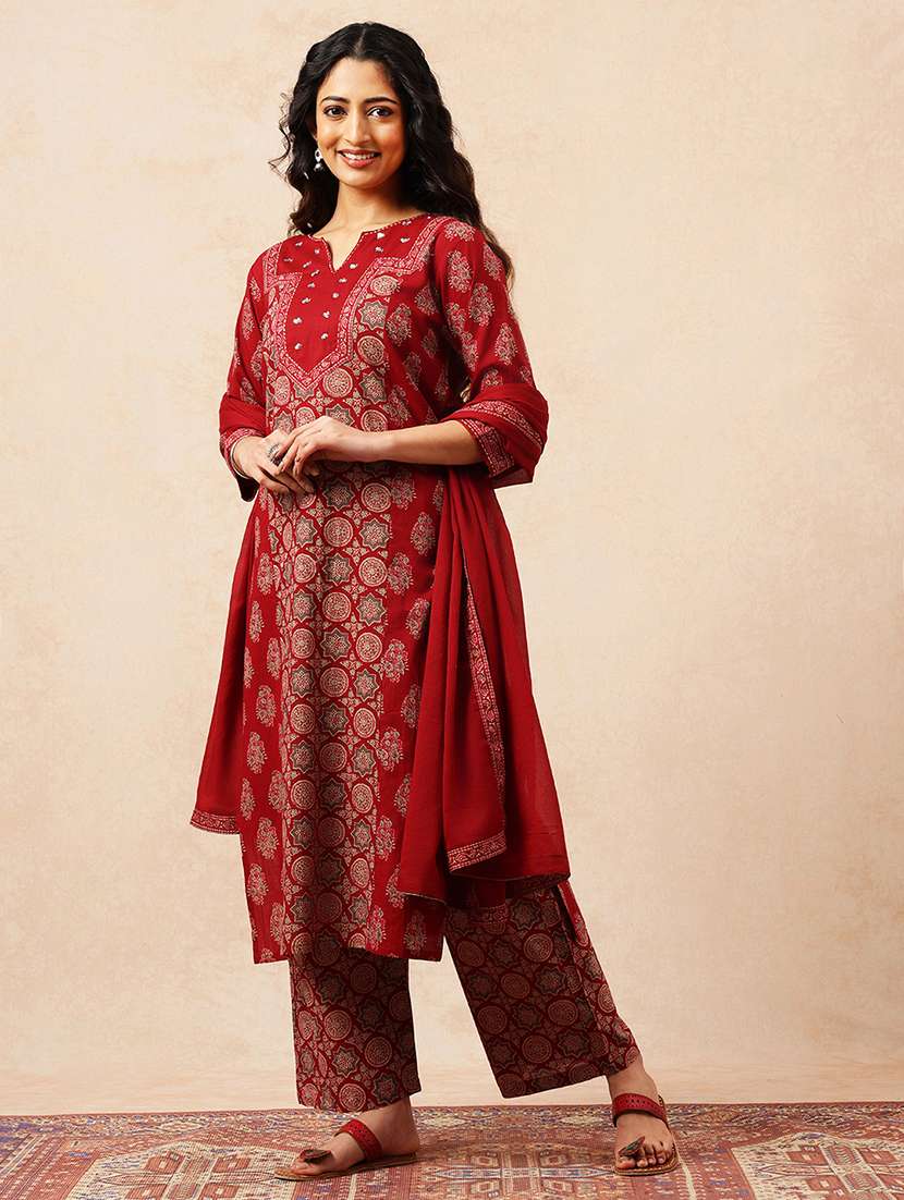 women printed three quarter sleeves kurta pant set with dupatta - 22540281 -  Standard Image - 3