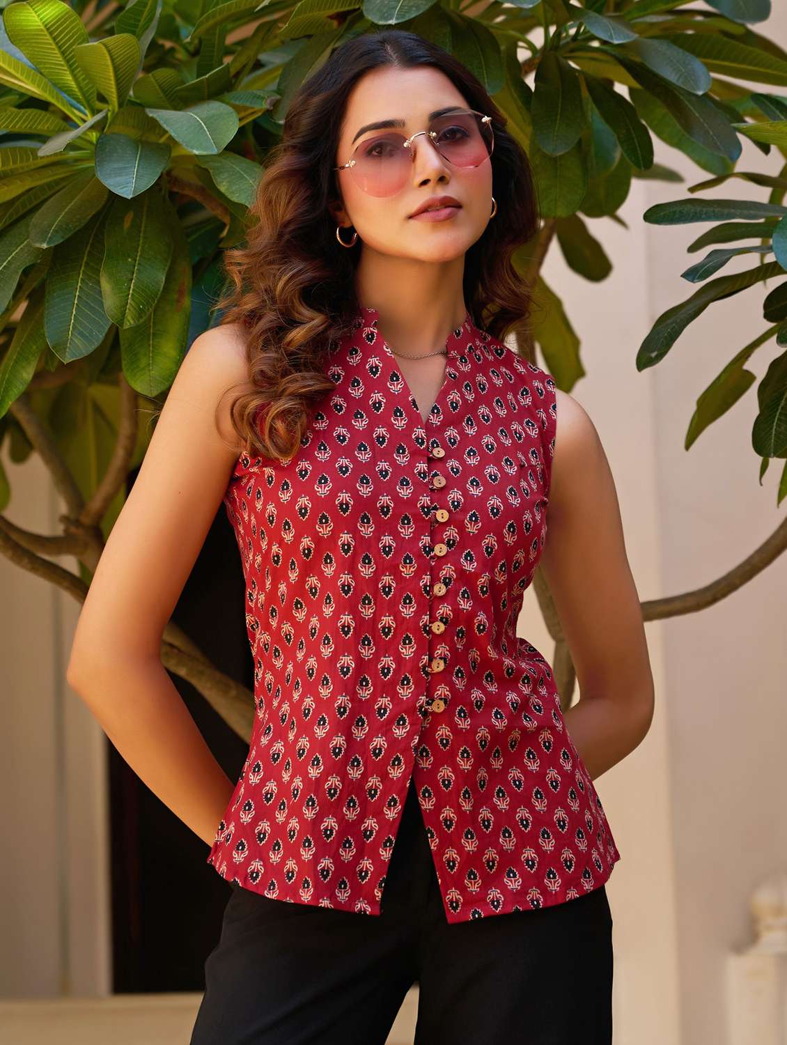 women printed sleeveless regular top