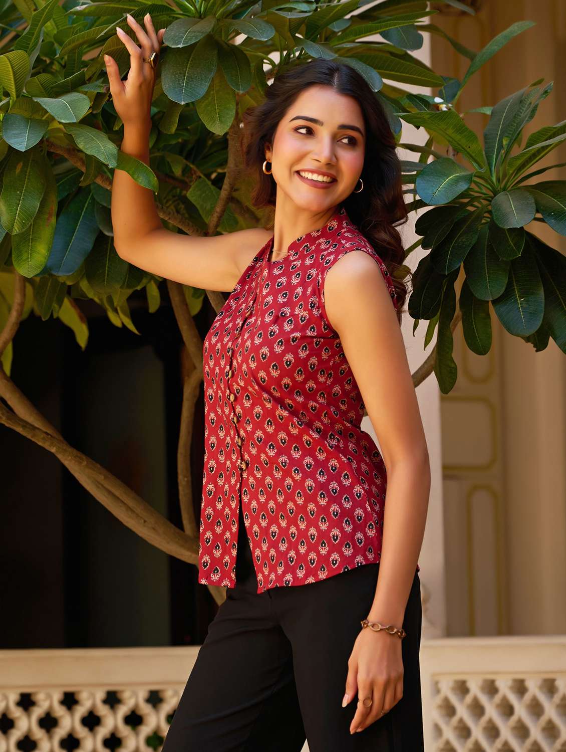 women printed sleeveless regular top - 22540529 -  Standard Image - 3