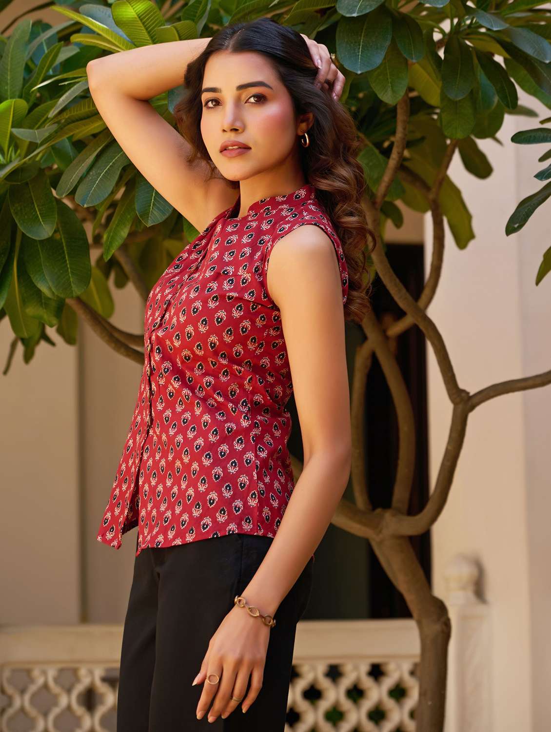women printed sleeveless regular top - 22540529 -  Standard Image - 5