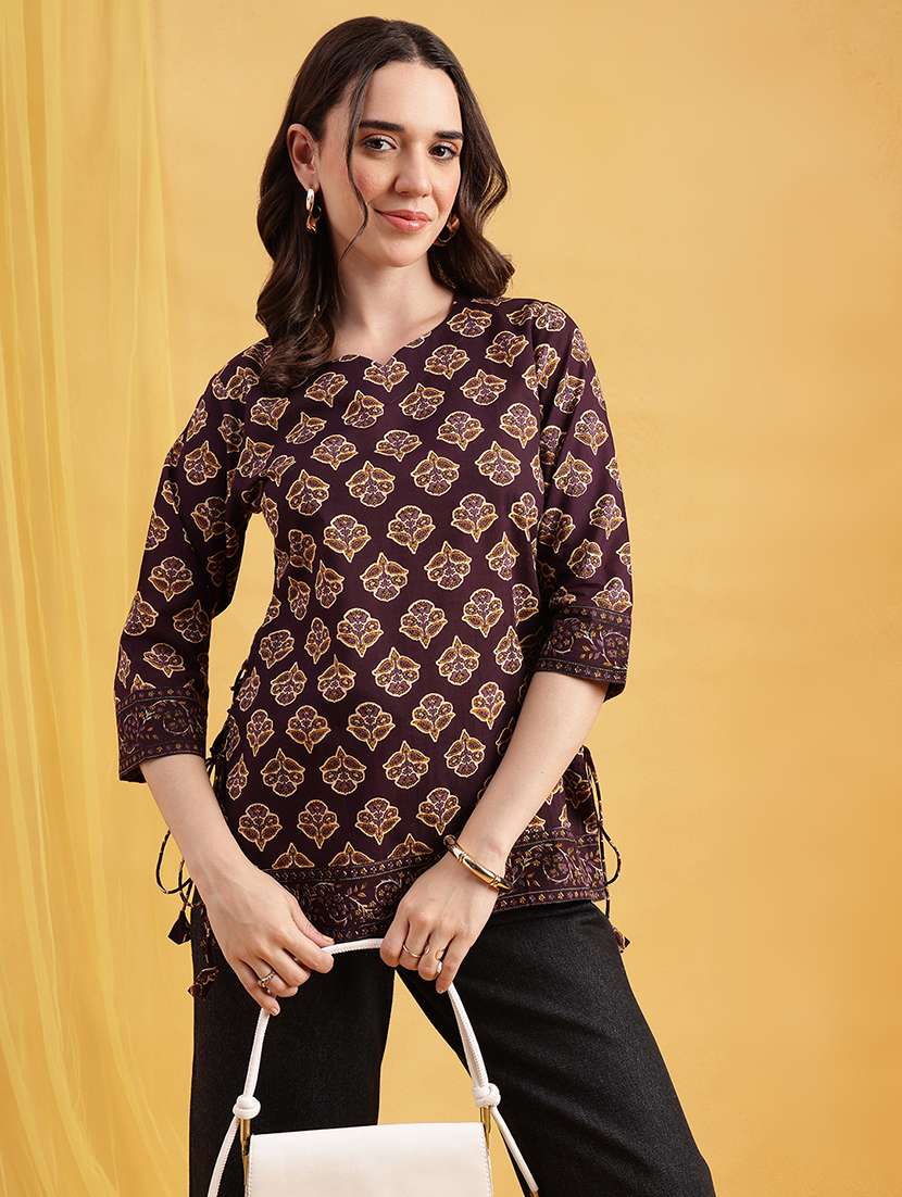 women printed three quarter sleeves straight kurti