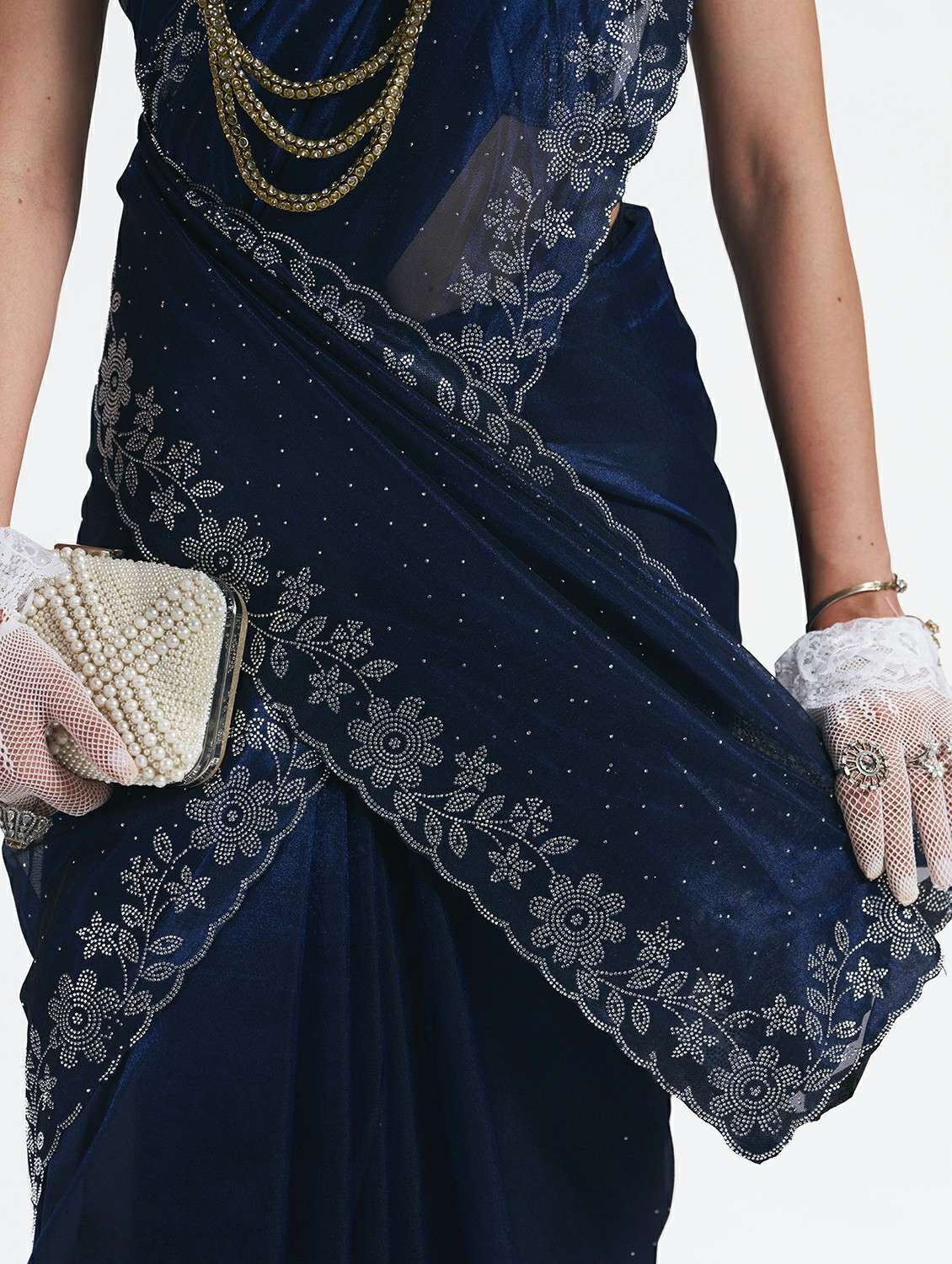 women solid with work embellished saree with blouse - 22540871 -  Standard Image - 5