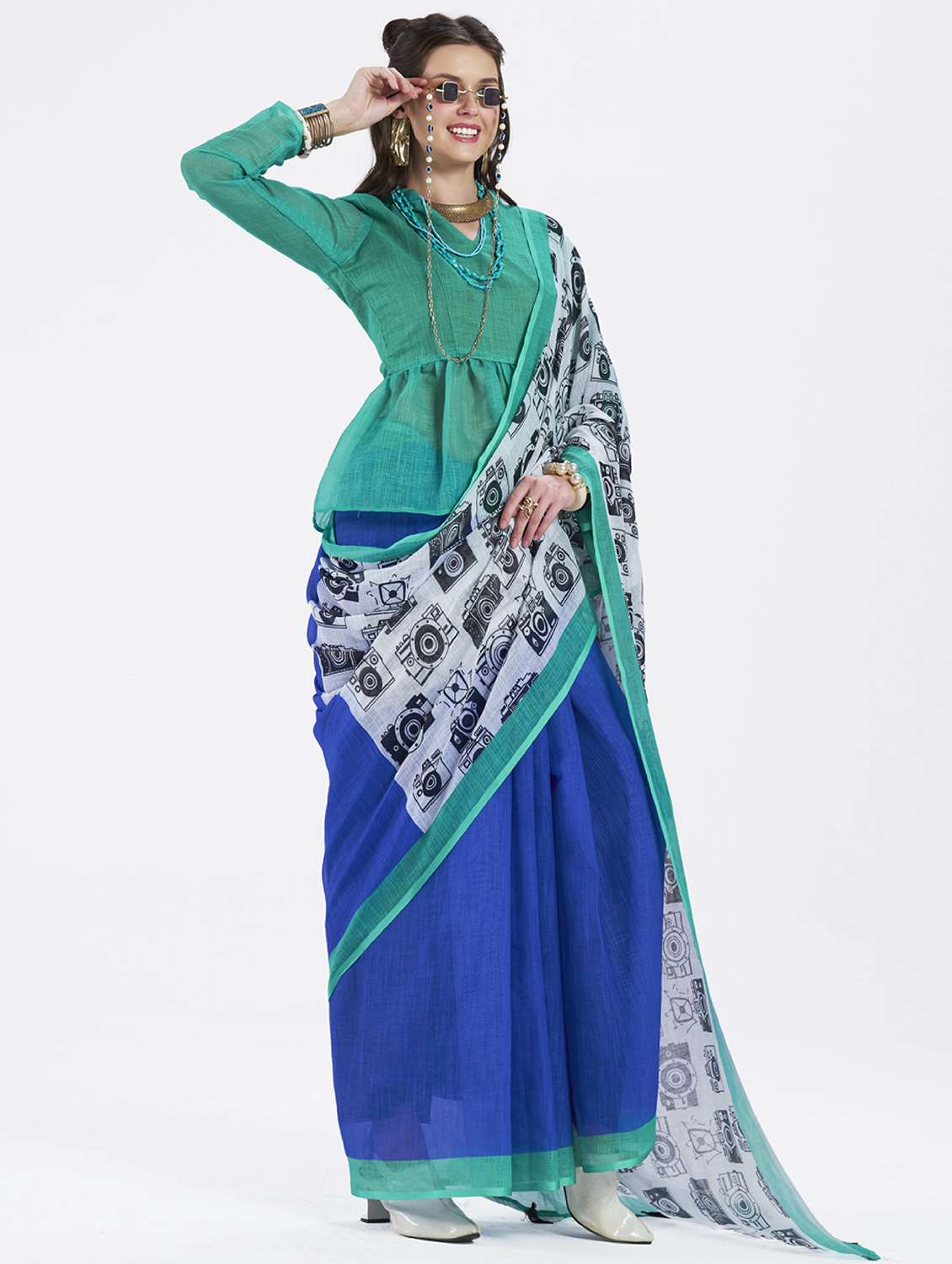 women printed casual wear saree with blouse