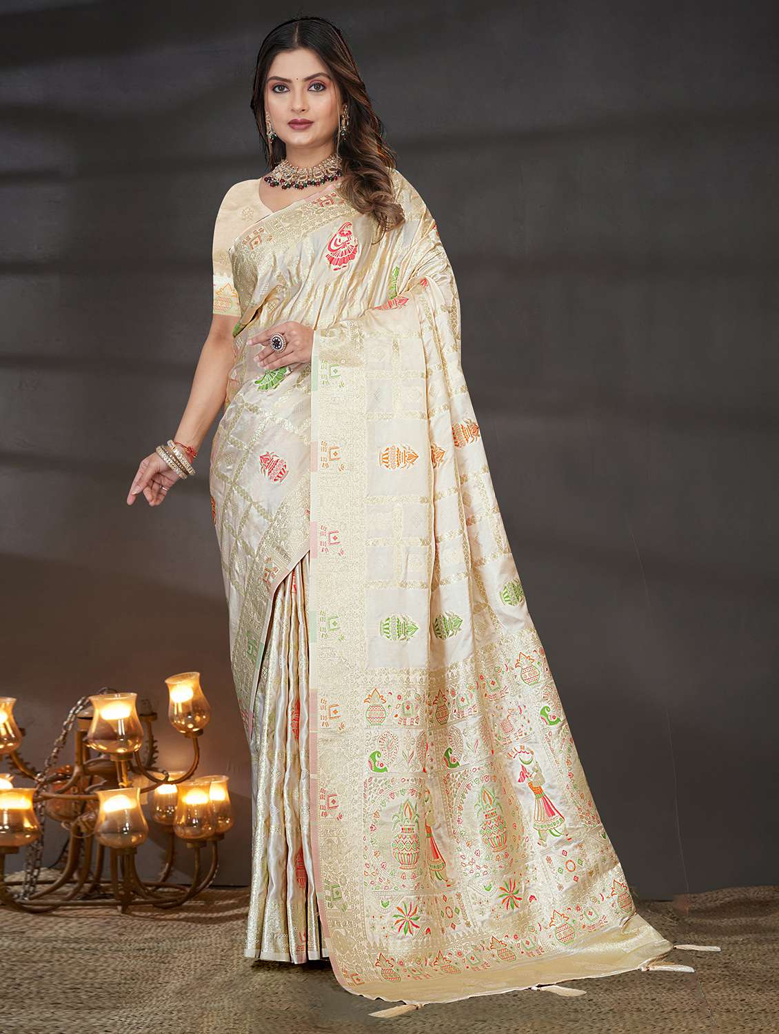 women self design banarasi saree with blouse