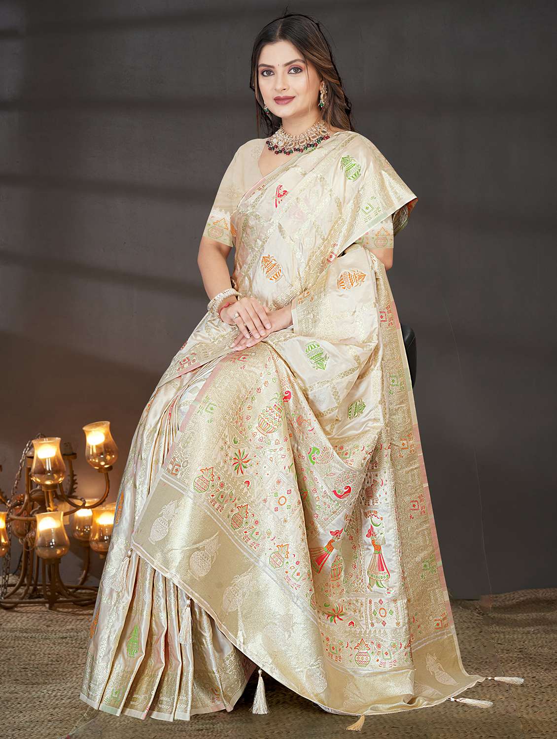 women self design banarasi saree with blouse - 22540940 -  Standard Image - 3