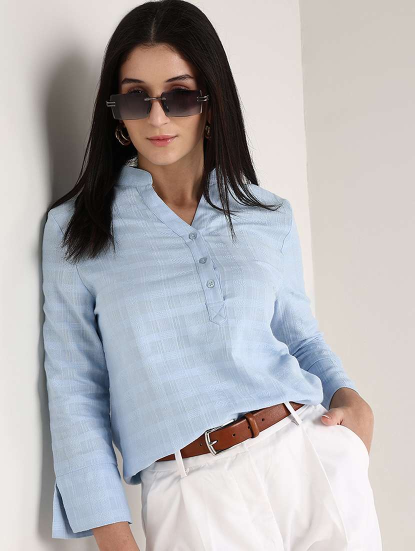 women self design mandarin neck regular top