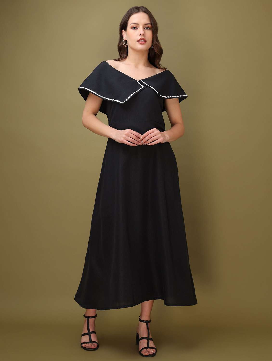women solid spread collared a-line dress