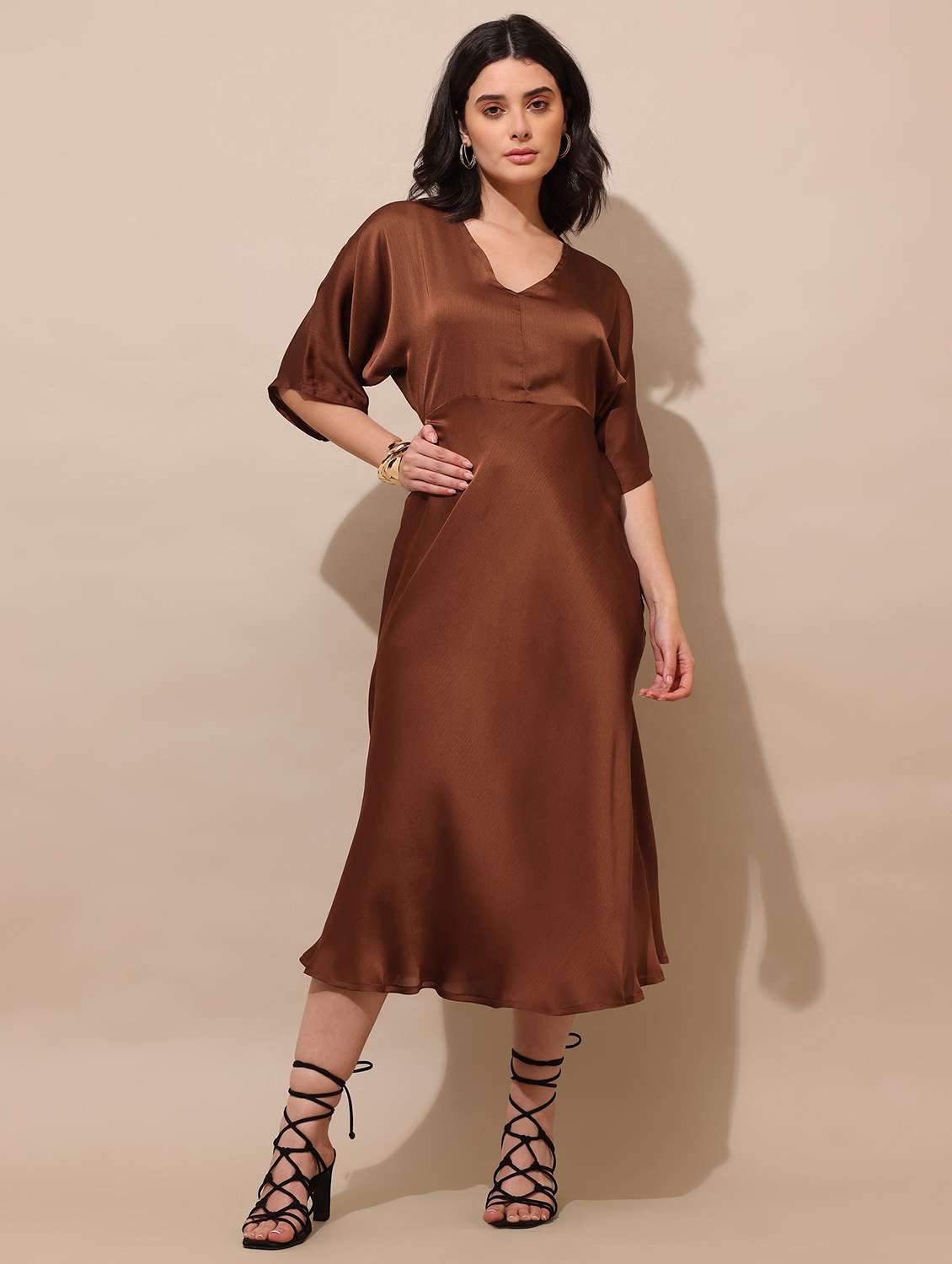women solid v neck fit and flare dress