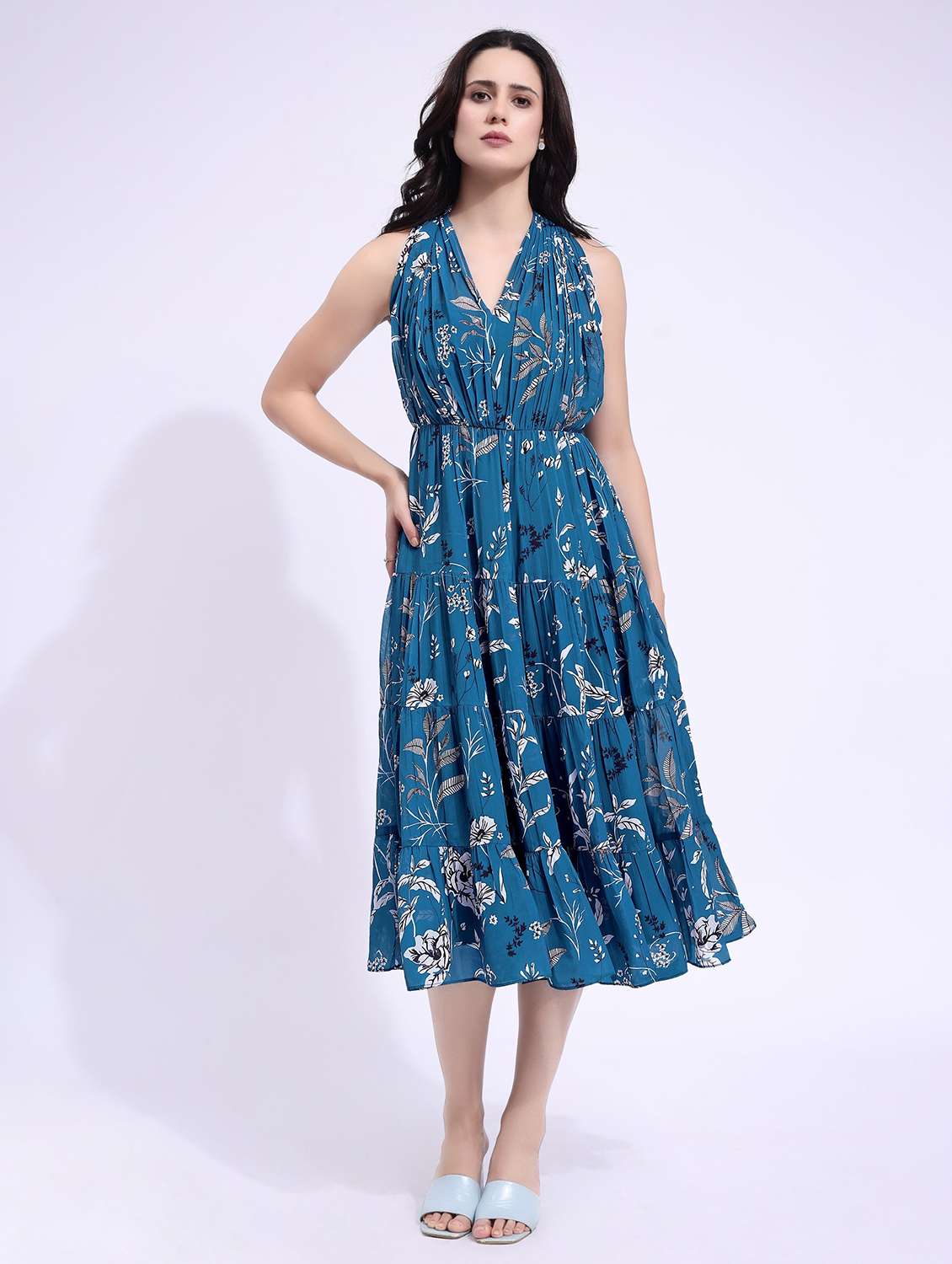 women printed halter neck tiered dress