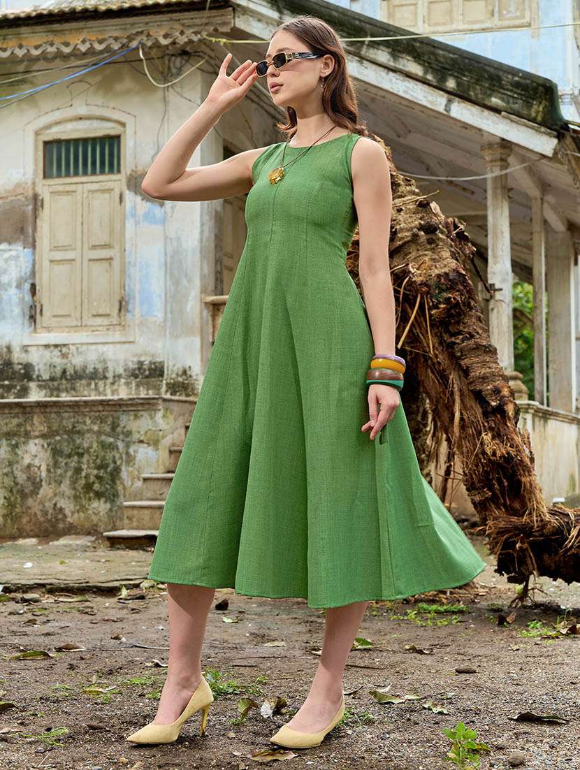 women solid sleeveless fit and flare dress