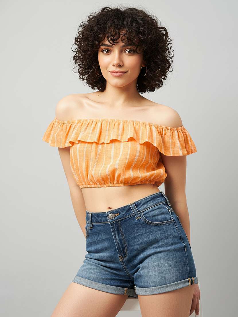 women printed off shoulder crop top