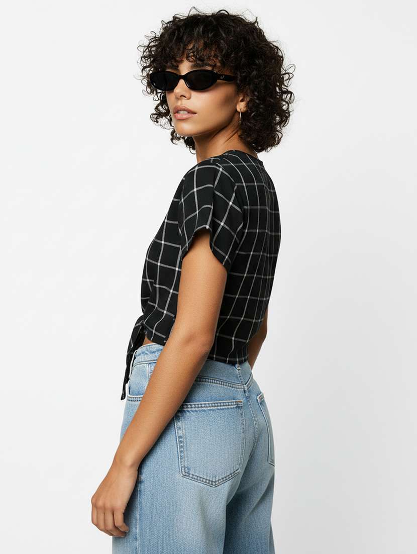 women printed v neck crop top - 22541208 -  Standard Image - 3