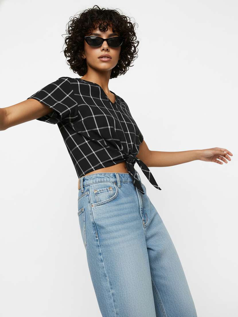 women printed v neck crop top - 22541208 -  Standard Image - 5