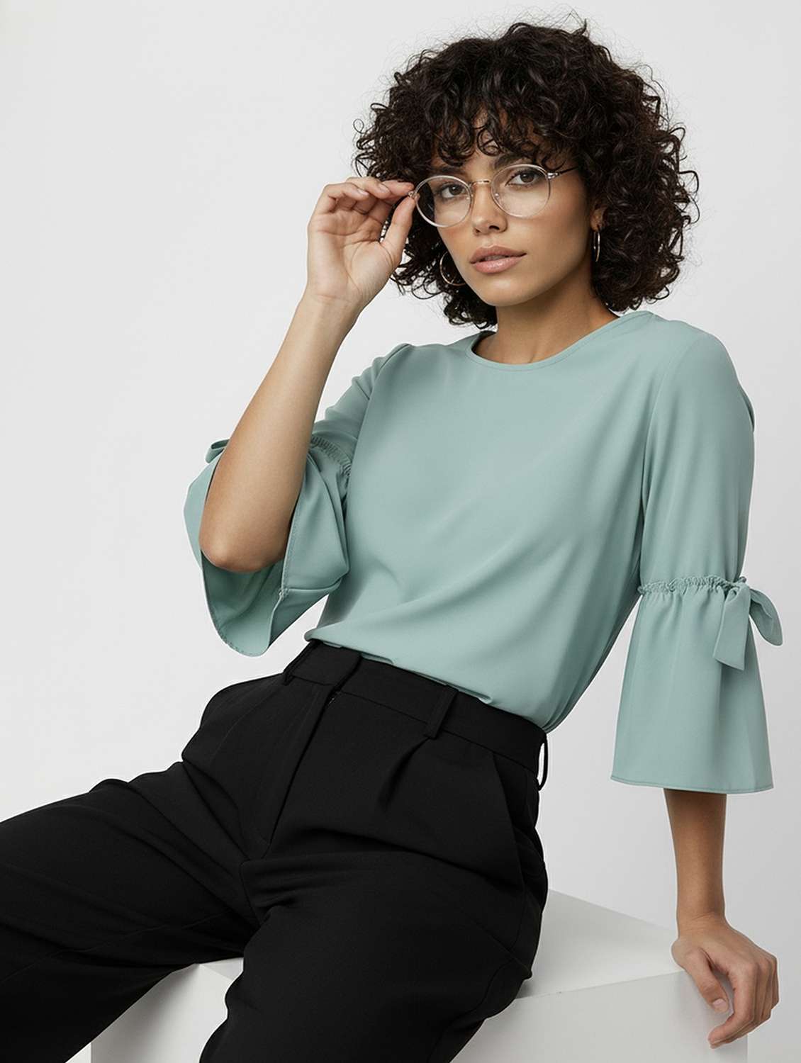 women solid round neck regular top