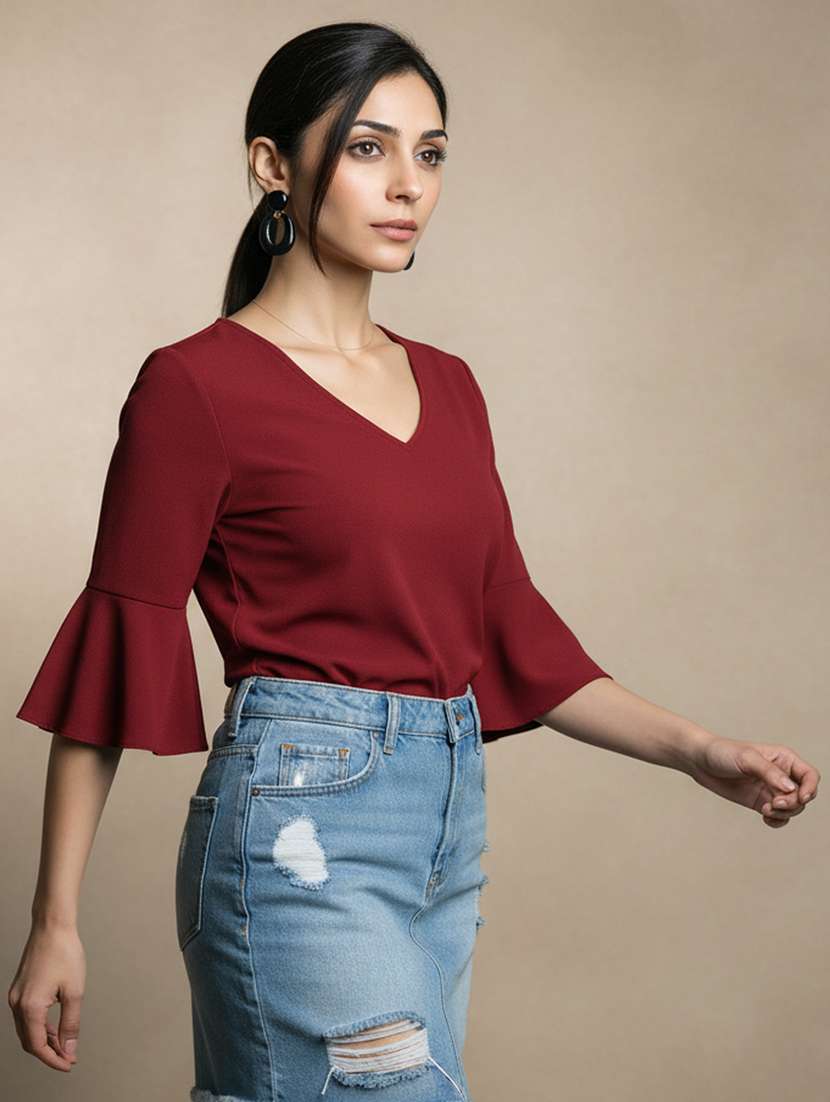 women solid v neck regular top