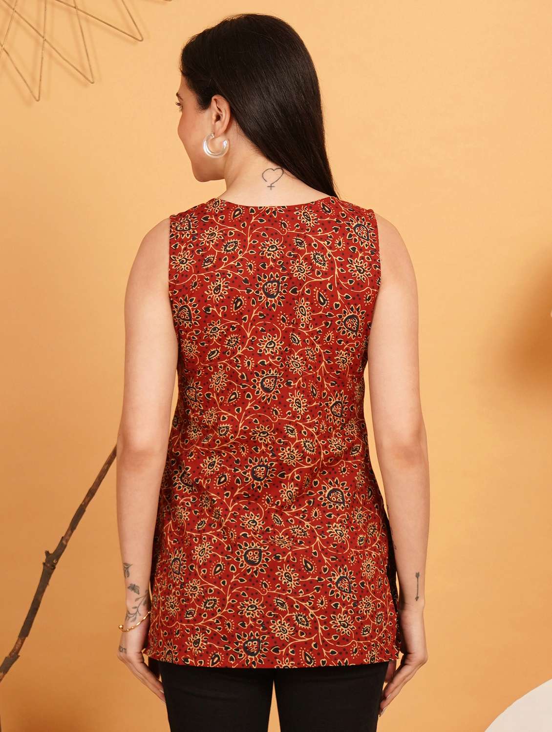 women printed sleeveless straight kurti - 22541319 -  Standard Image - 3