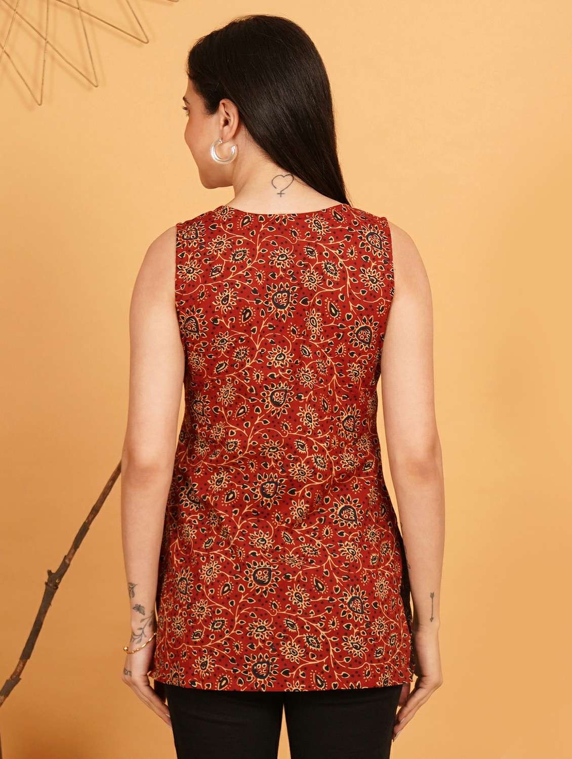 women printed sleeveless straight kurti - 22541645 -  Standard Image - 3