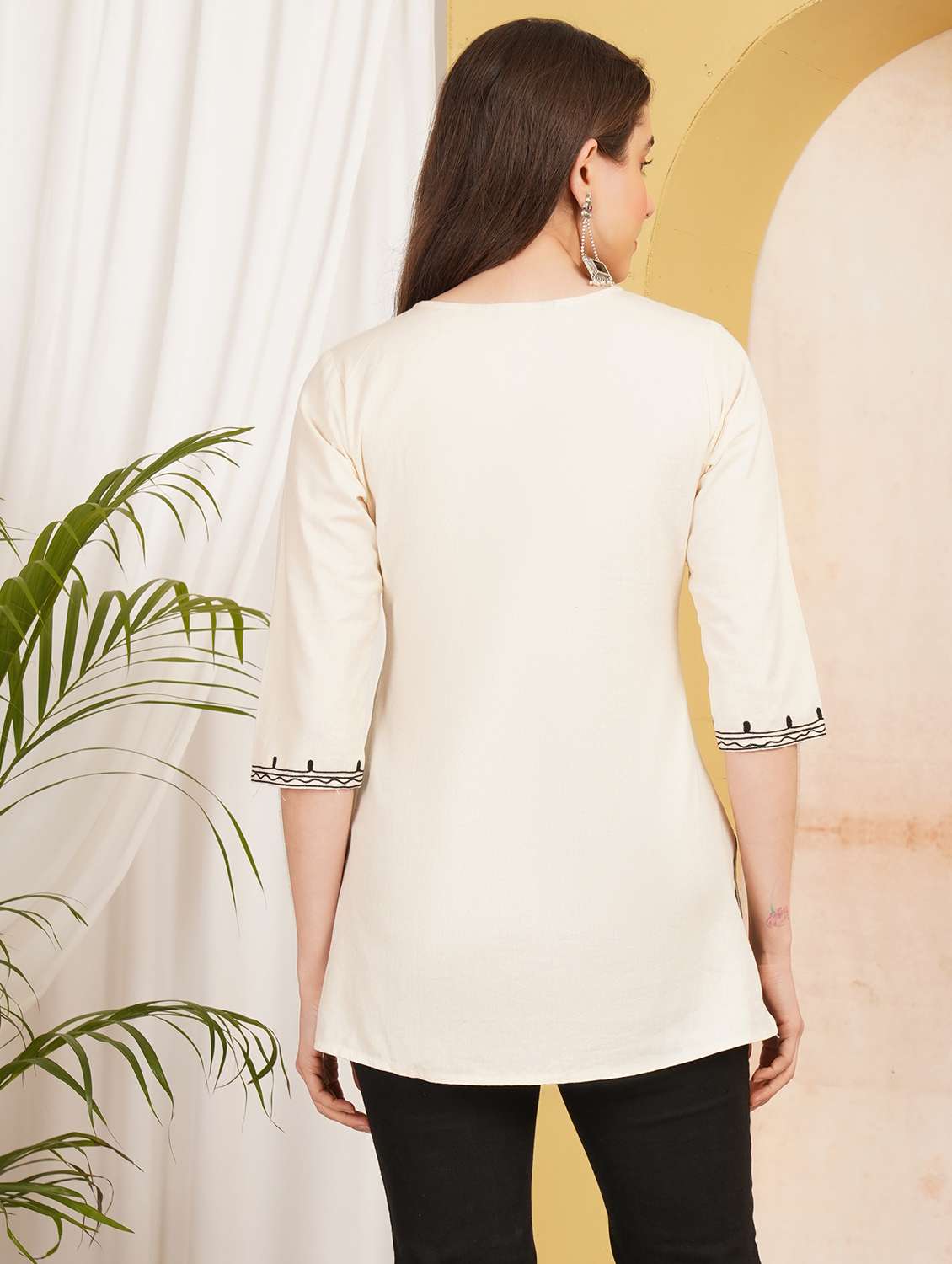 women embroidered v neck straight kurti - 22541863 -  Standard Image - 3
