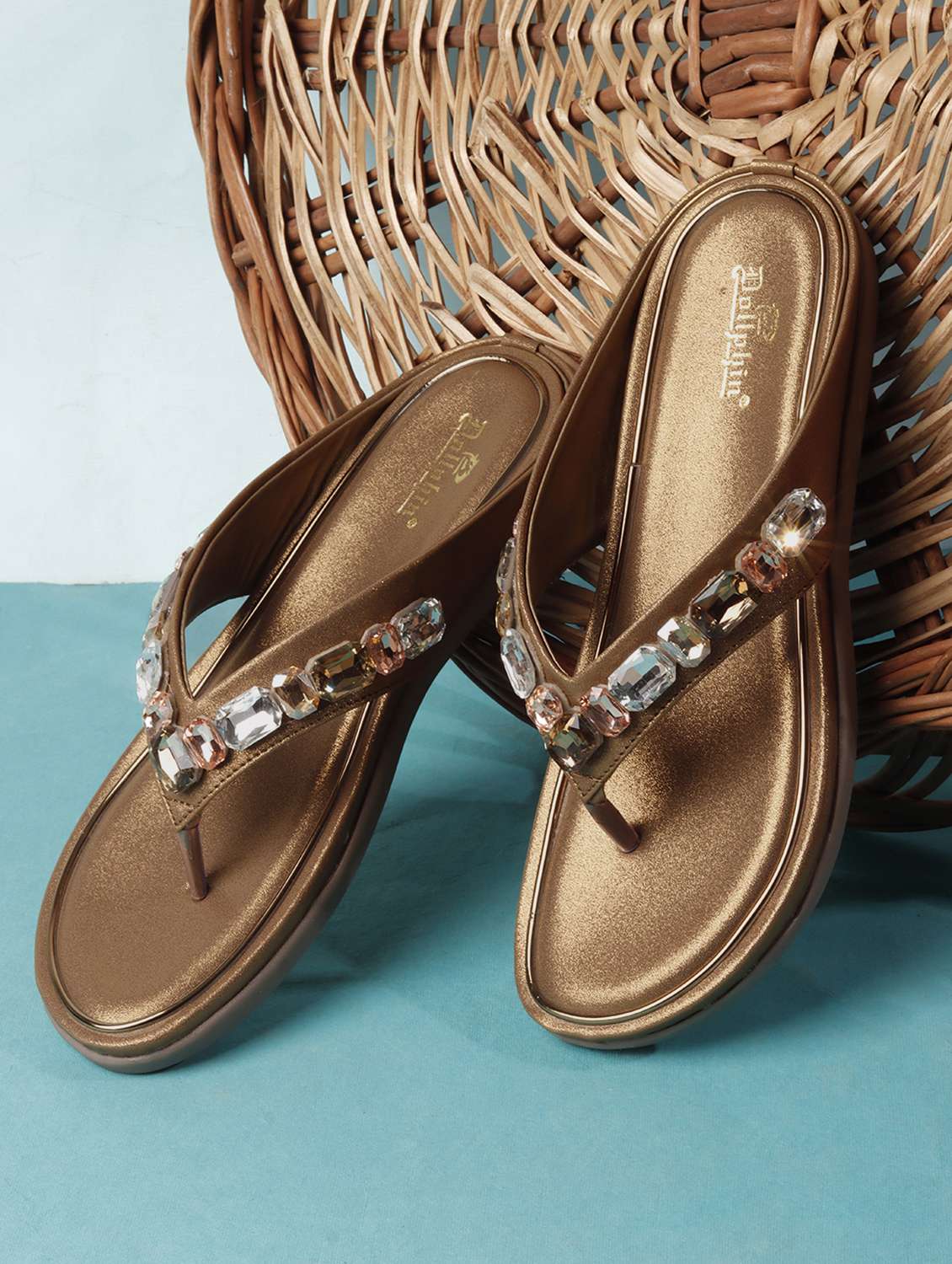 women embellished toe separator flat