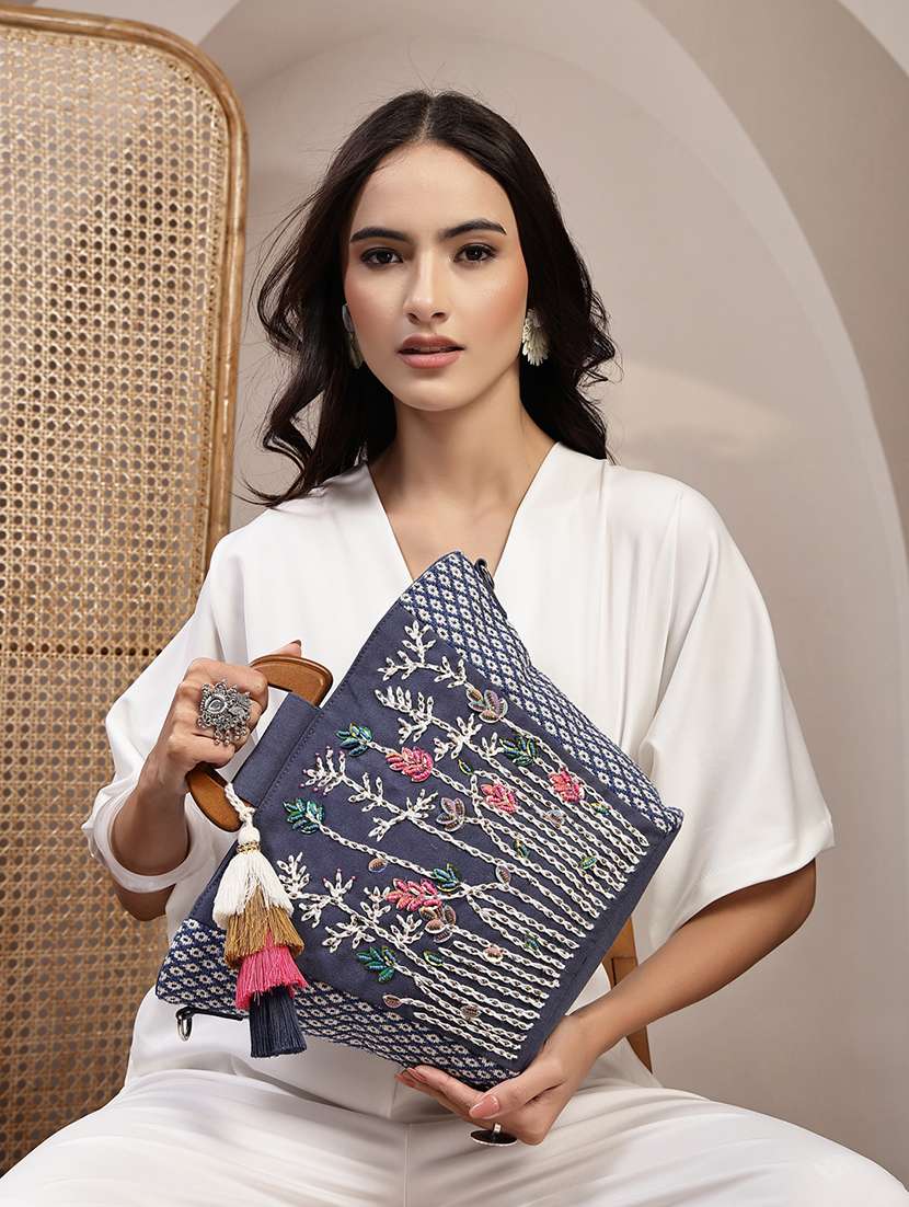 navy blue floral embroidery cotton handheld bag - 22541934 -  Standard Image - 5