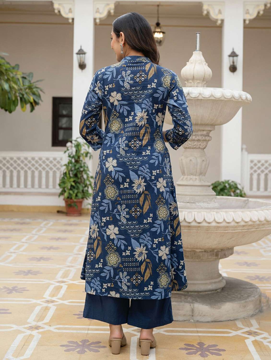 women printed three quarter sleeve kurta palazzo set - 22541984 -  Standard Image - 3