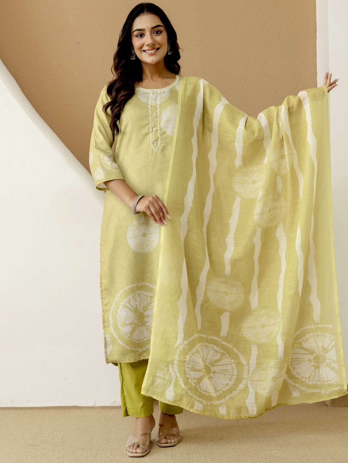 women printed three quarter sleeve kurta pant with dupatta set