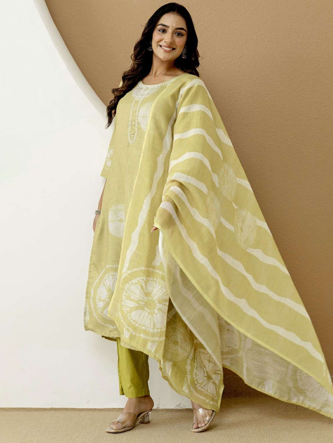 Women Printed Three Quarter Sleeve Kurta Pant With Dupatta Set - 22542009 -  Standard Image - 3