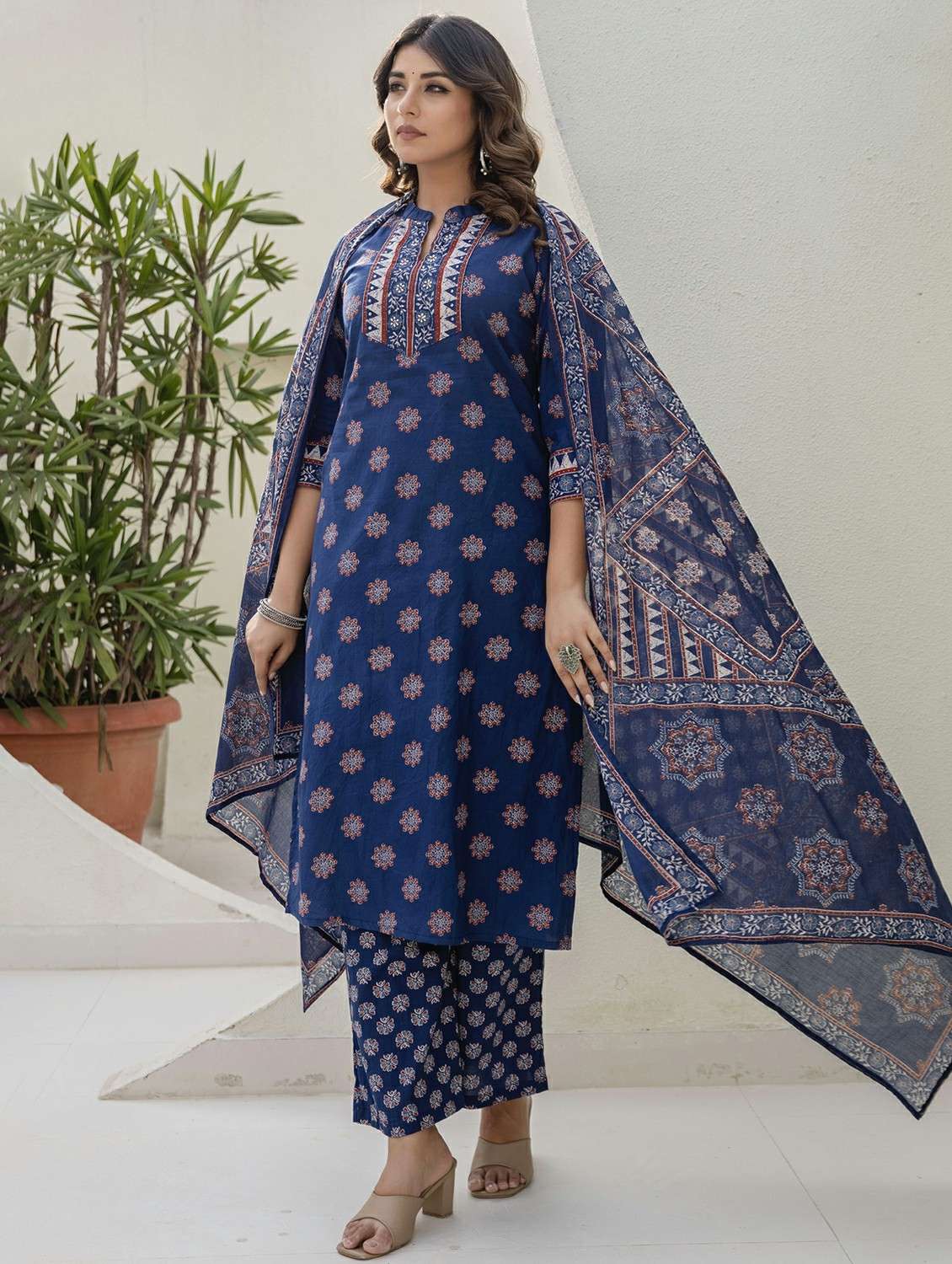 women printed three quarter sleeve kurta palazzo with dupatta set - 22542016 -  Standard Image - 3