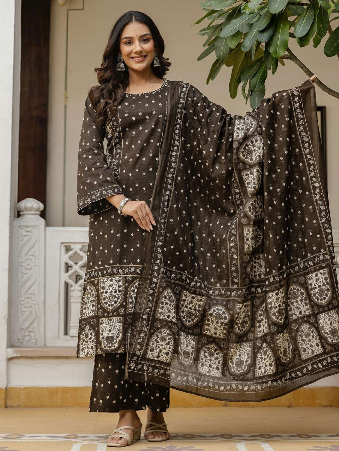 women printed three quarter sleeve kurta palazzo with dupatta set
