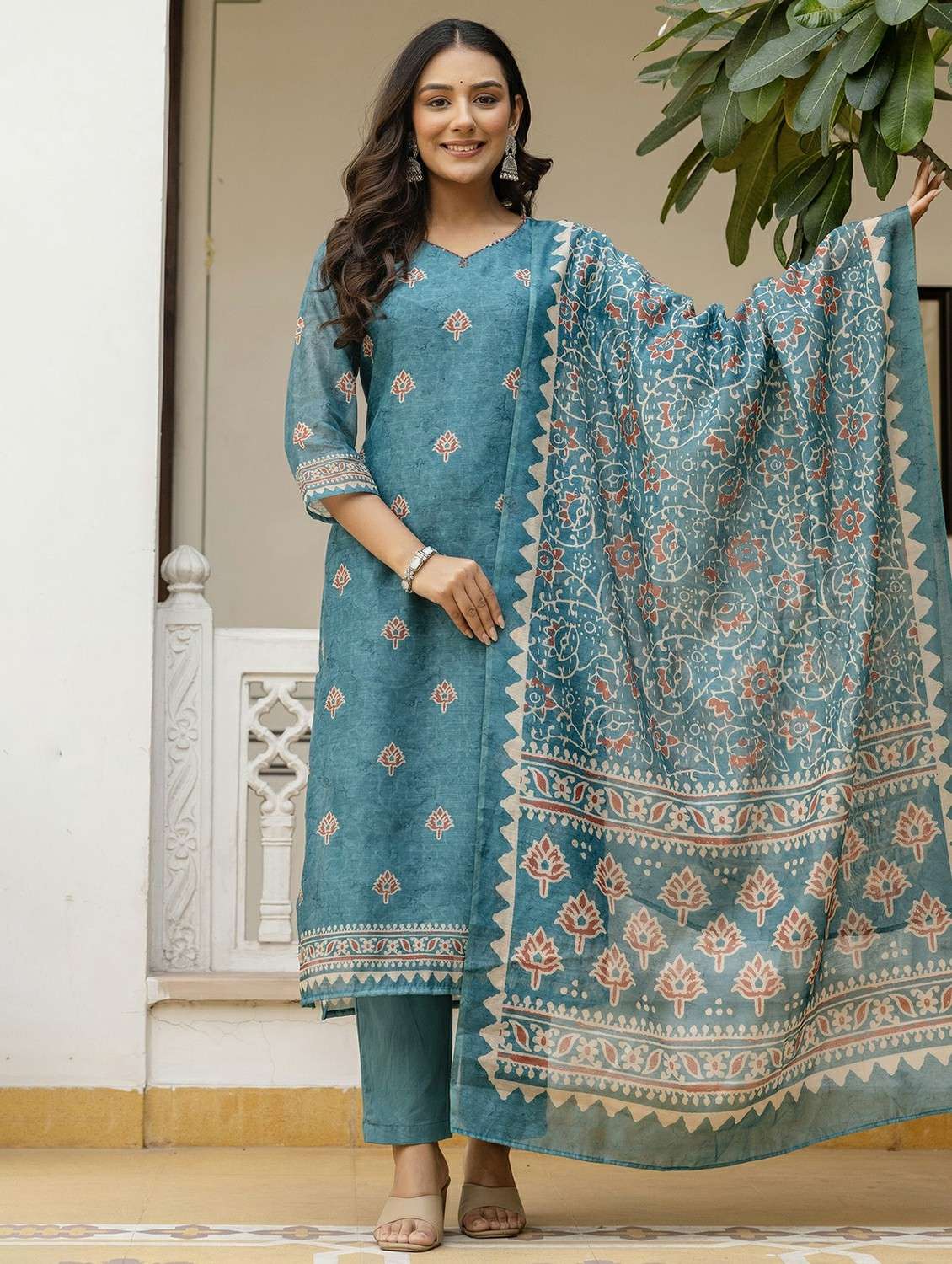 women printed three quarter sleeve kurta pant with dupatta set