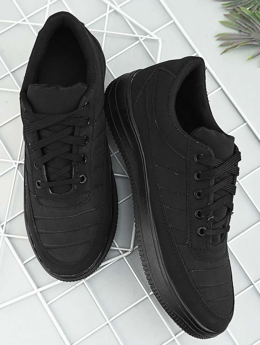 men solid lace up sneakers