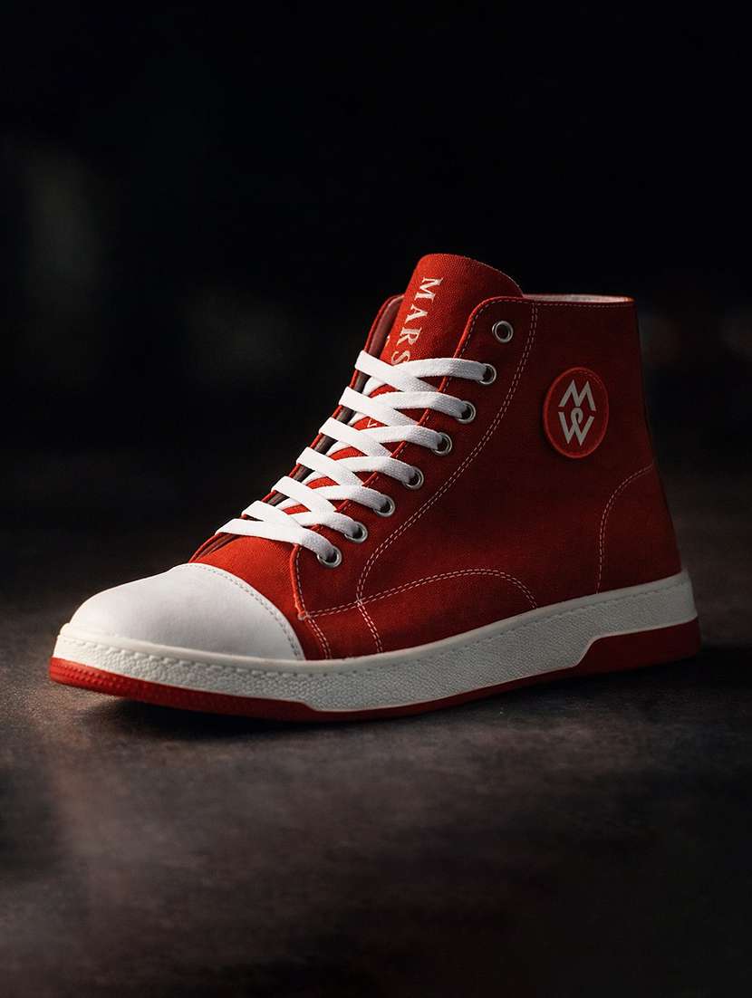 men solid lace up high ankle sneakers