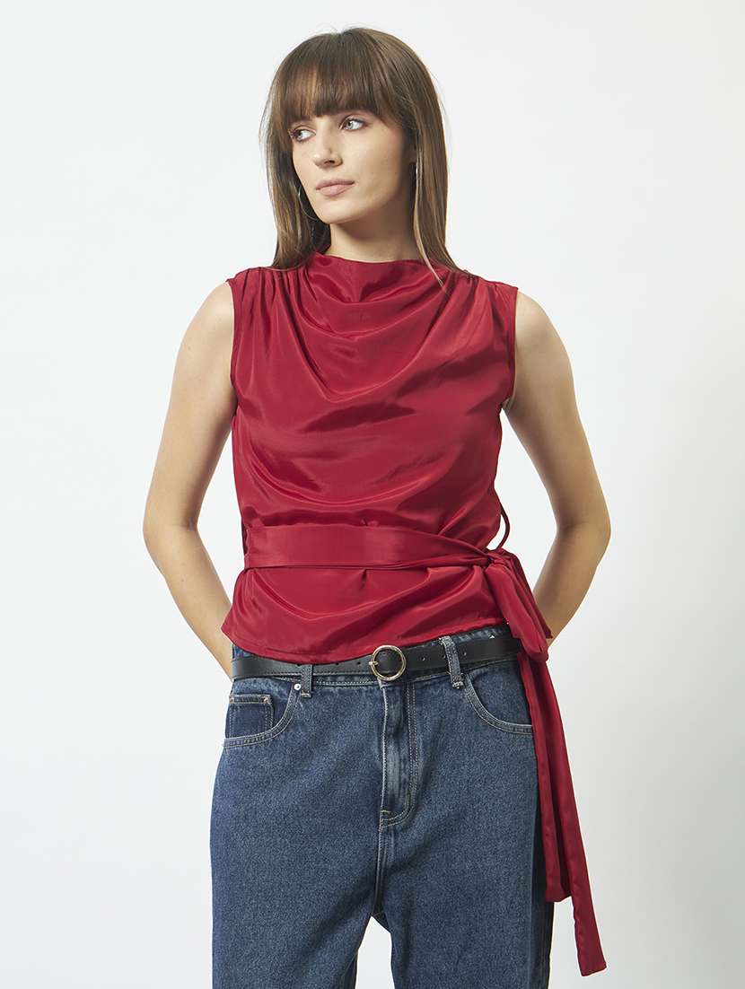 women solid sleeveless regular top