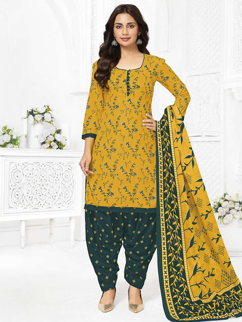 women printed three quarter sleeve kurta patiala with dupatta set