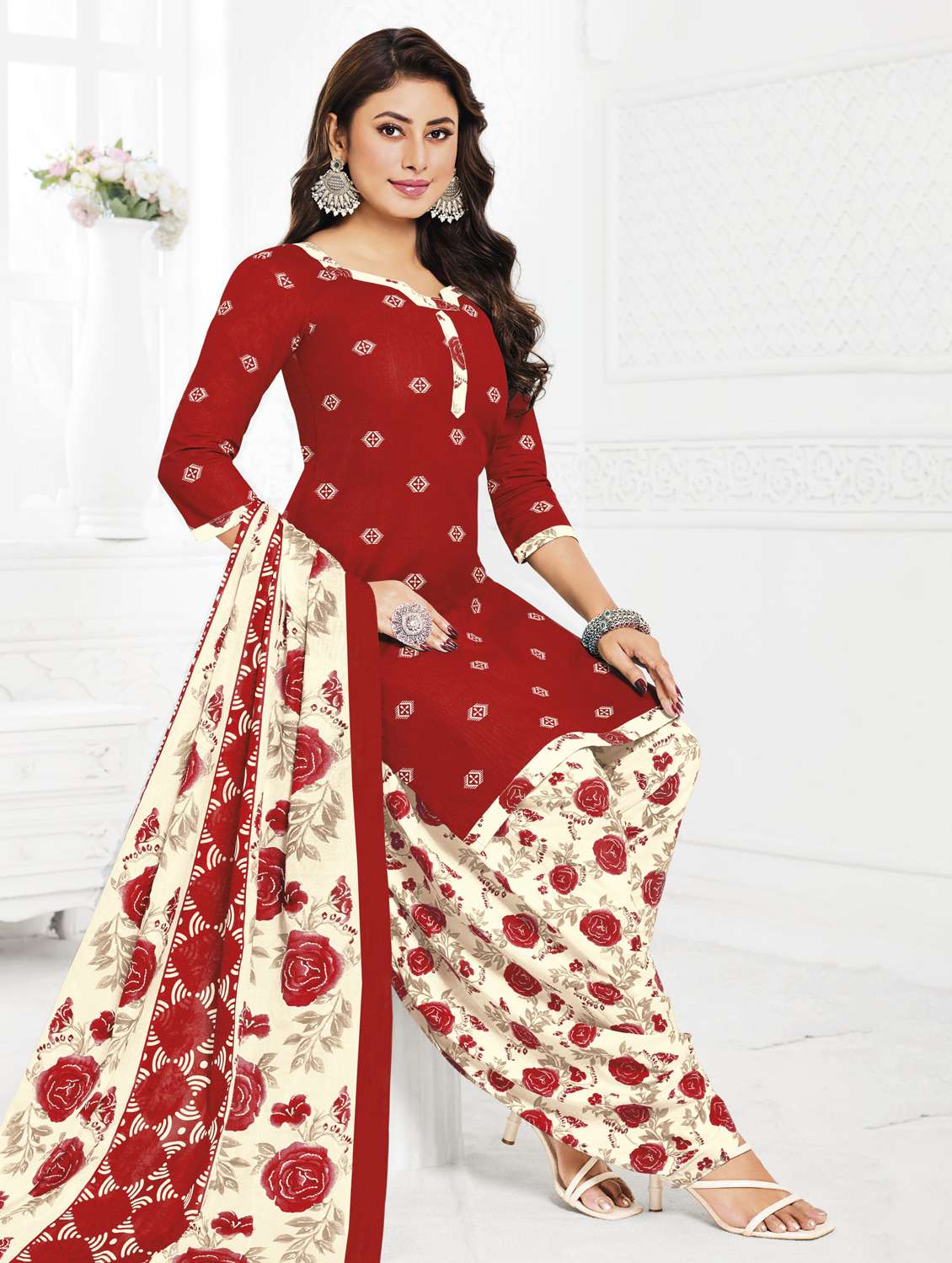 women printed three quarter sleeve kurta patiala with dupatta set