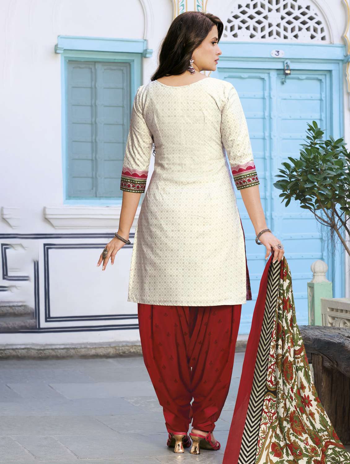 women printed three quarter sleeve kurta patiala with dupatta set - 22542137 -  Standard Image - 3