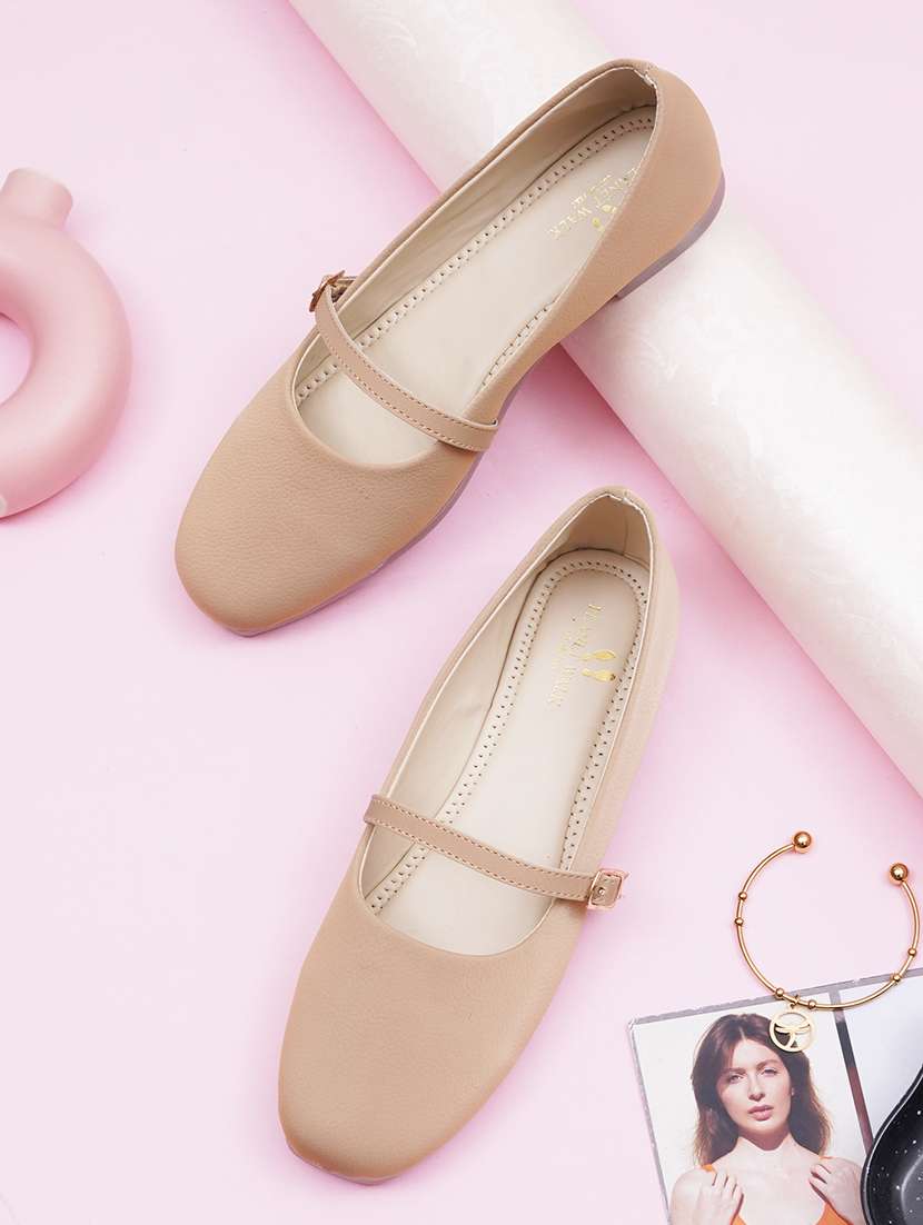 women solid slip on ballerina