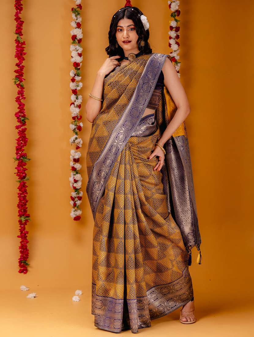 women self design banarasi saree with blouse