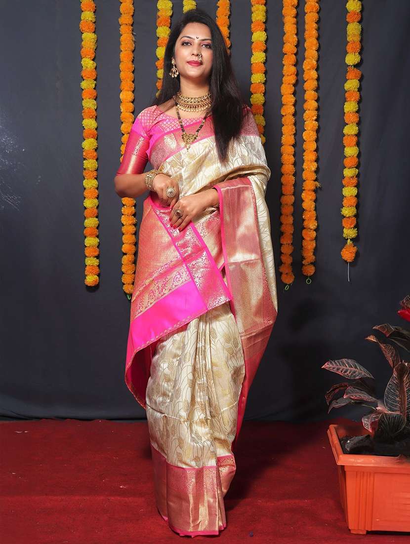 women self design banarasi saree with blouse