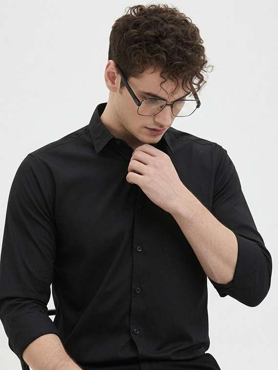 men solid collared regular fit casual shirt