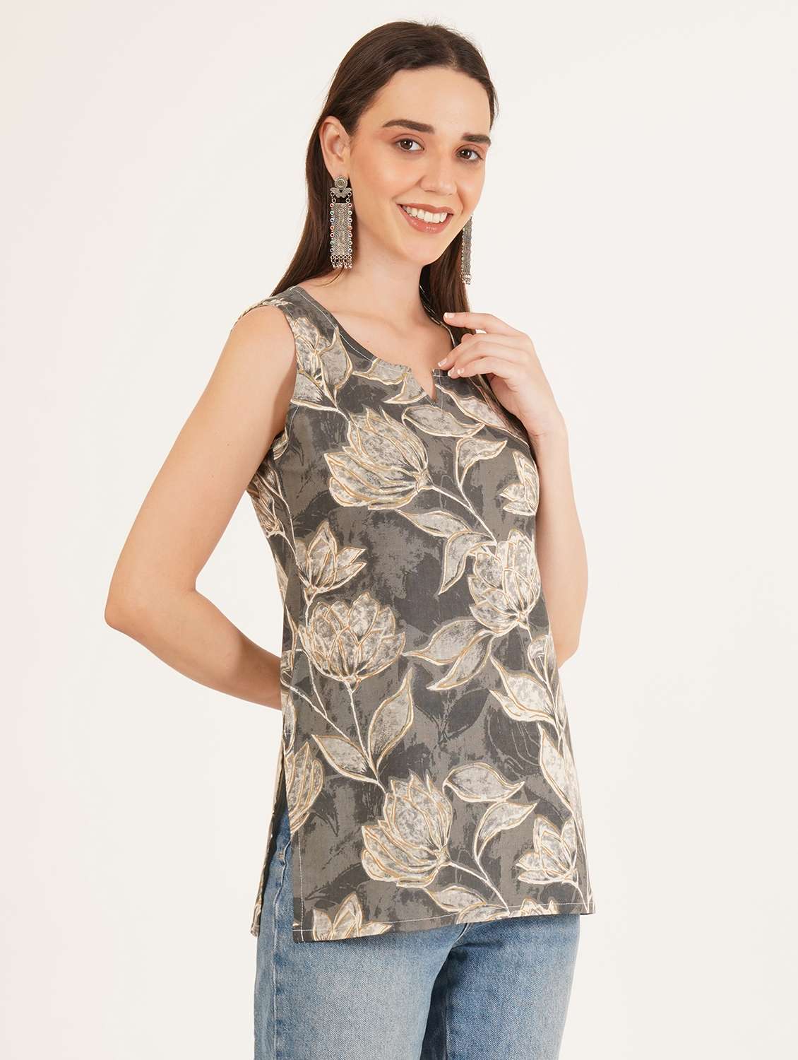 Women Printed Sleeveless Straight Kurti - 22542762 -  Standard Image - 3