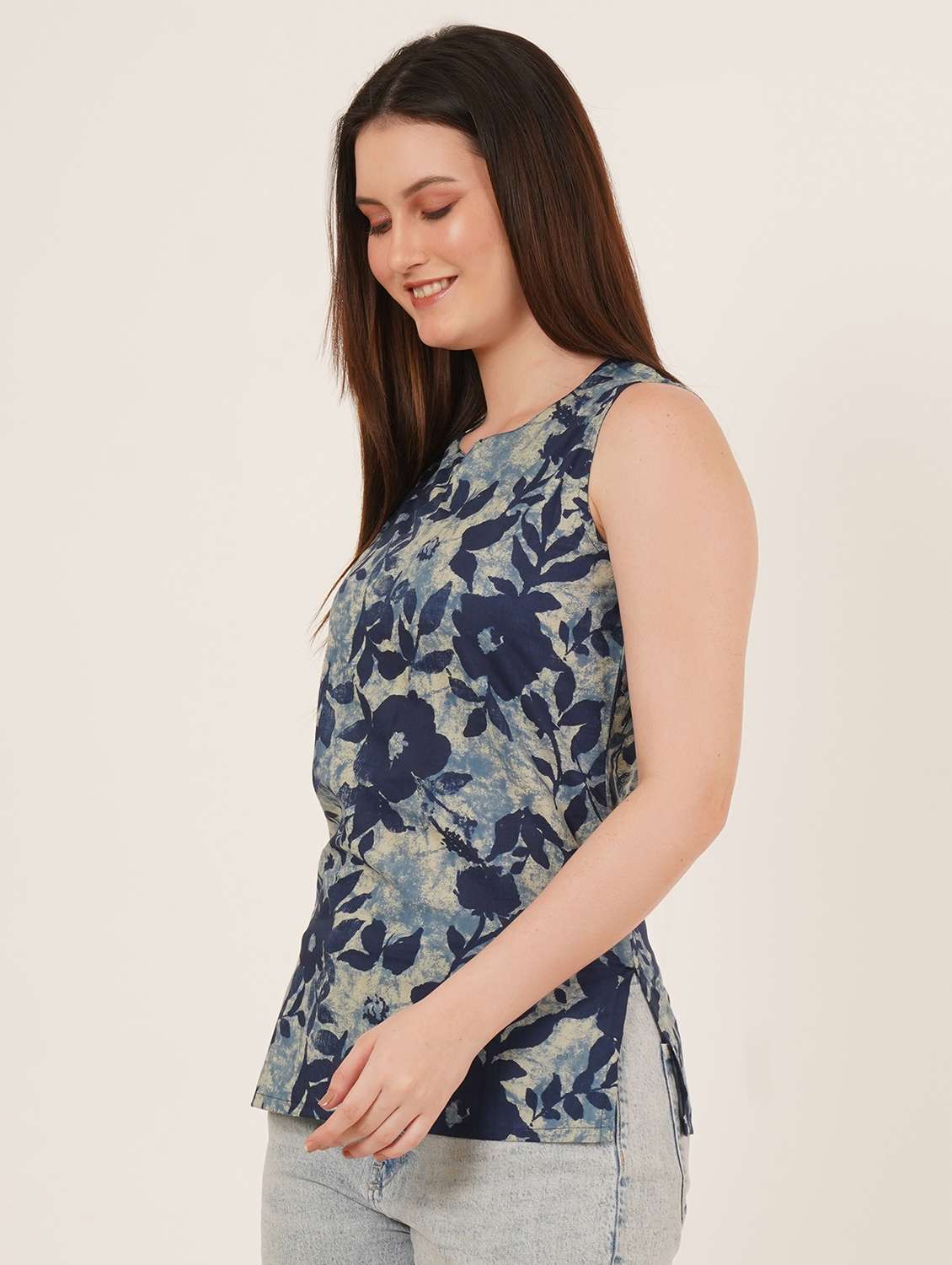 women printed sleeveless straight kurti - 22542886 -  Standard Image - 3