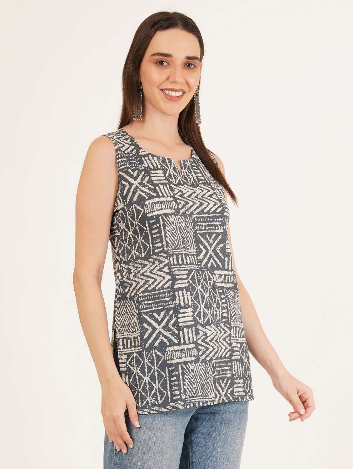women printed sleeveless straight kurti